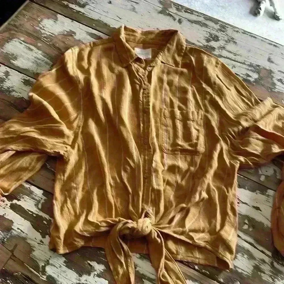 American Eagle button-down blouse extra small - Picture 1 of 10